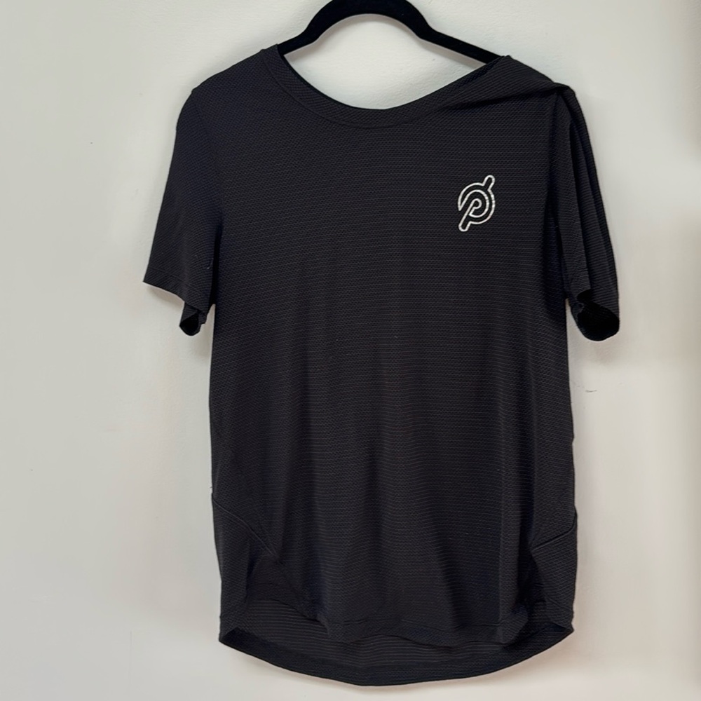 Lululemon Short Sleeve shirt (Women’s Size 8)